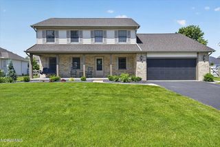 1106 Springcrest Dr, Waterville, OH 43566