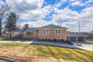 1003 Southwind Dr, Excelsior Springs, MO 64024