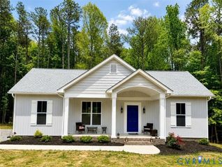 8007 E  Patrick Henry Hwy, Nottoway, VA 23955