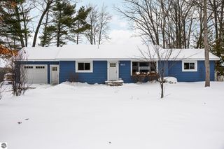 611 George St, Traverse City, MI 49686
