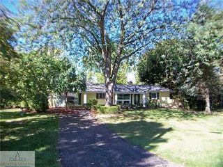 4427 Barton Rd, Lansing, MI 48917