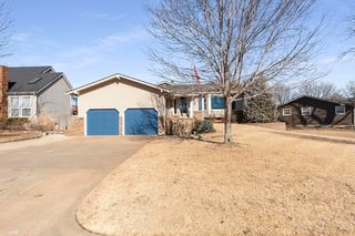 2 Belmont Ct, Augusta, KS 67010
