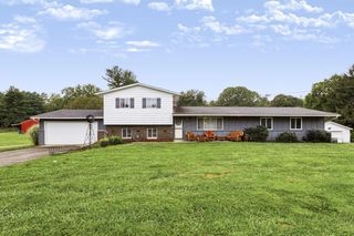 2403 Hickman Rd NE, Newark, OH 43055