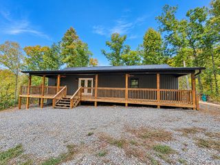 1210 Emerald Waters Dr, Newport, TN 37821