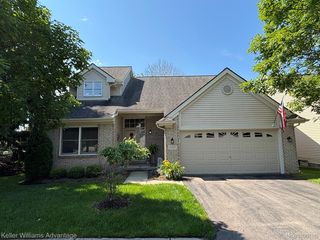 5517 Ashby Ct, Waterford, MI 48327