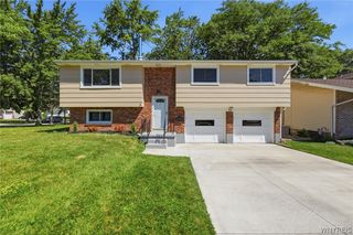 35 Tomcyn Dr, Williamsville, NY 14221