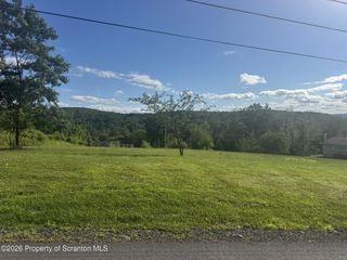 Rose Dr, Clarks Summit, PA 18411