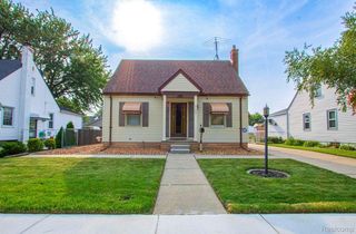 21355 Beechwood Ave, Eastpointe, MI 48021