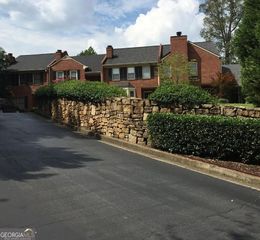 871 Lenox Oaks Cir NE, Atlanta, GA 30324
