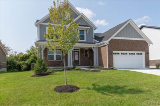 2703 Cleopatra Dr, Middletown, OH 45005