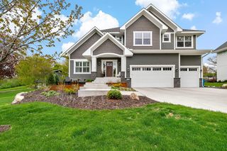 145 Cutacross Rd, Golden Valley, MN 55422
