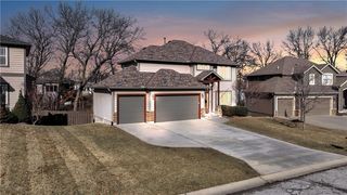 1236 Vivian Dr, Warrensburg, MO 64093