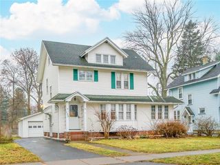 133 Somershire Dr, Rochester, NY 14617