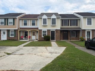 10 Christine Ct, Hampton, VA 23666