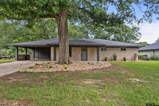2009 Happy St, Mount Pleasant, TX 75455