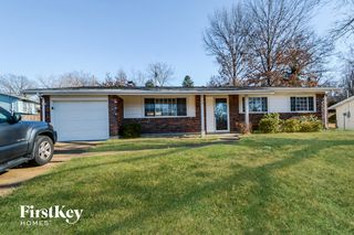 802 Parkfield Ter, Manchester, MO 63021