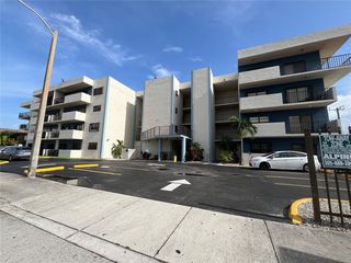1470 W  41st St #402, Hialeah, FL 33012