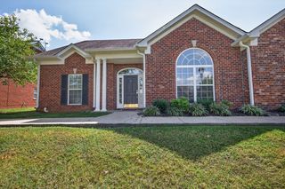 6 Ingram Ct, Lebanon, TN 37087