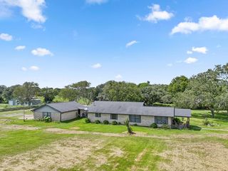 21126 Highway 111, Louise, TX 77455