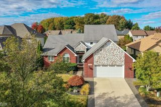 45563 Thorn Tree Ln, Macomb, MI 48044