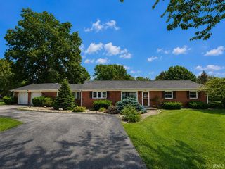 502 Allen Dr, Sweetser, IN 46987