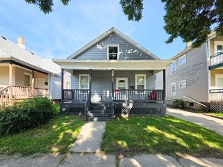 1033 Villa St, Racine, WI 53403