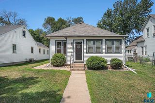 523 N  Cedar St, Luverne, MN 56156