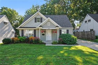 1881 Hanover St, Cuyahoga Falls, OH 44221