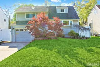 182 McFarlane Rd, Colonia, NJ 07067