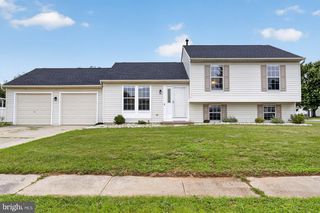 112 Ermine Dr, New Castle, DE 19720