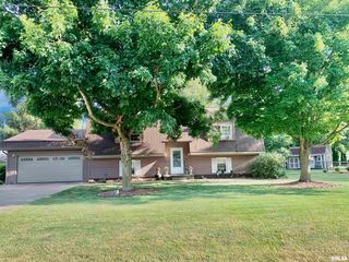 372 E  Broadway St, Virginia, IL 62691