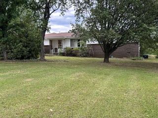 1522 N  3rd St, Ozark, AR 72949
