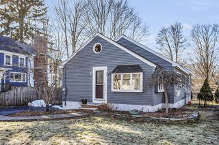 29 Wilson St, Reading, MA 01867