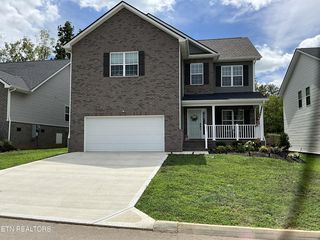 7613 Honey Oaks Rd, Corryton, TN 37721