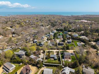 22 Firehouse Ln, Oak Bluffs, MA 02557