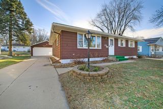 1334 22nd St NW, Rochester, MN 55901