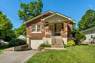 310 Clover Ln, Saint Matthews, KY 40207