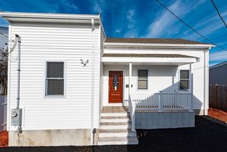 118 Charles St, Quincy, MA 02169