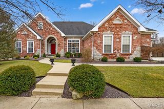 883 Arbor Chase Dr, Ballwin, MO 63021