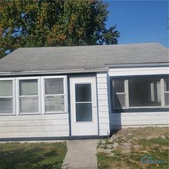 6069 Colchester Rd, Oregon, OH 43616