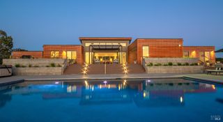 519 Horse Barn Road, Healdsburg, CA 95448