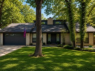 2858 Cresthaven Dr, Grapevine, TX 76051