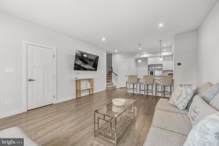 24272 Thurso Sq, Sterling, VA 20166