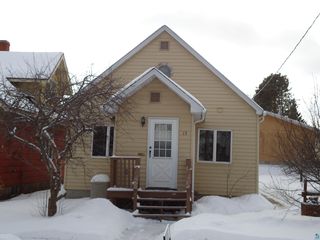 17 3rd St SE, Chisholm, MN 55719