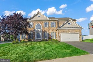 16 Latham Ln, Stafford, VA 22554