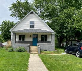 318 Oberle St, Nokomis, IL 62075