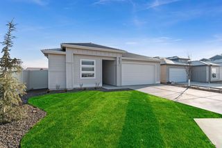 869 S  Contusion Ave, Nampa, ID 83651