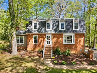 2807 Tall Oaks Dr, Blacksburg, VA 24060