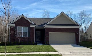 38751 Chasewood Ct, Farmington Hills, MI 48335