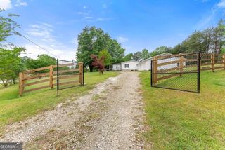 1533 Scenic Dr, Toccoa, GA 30577
